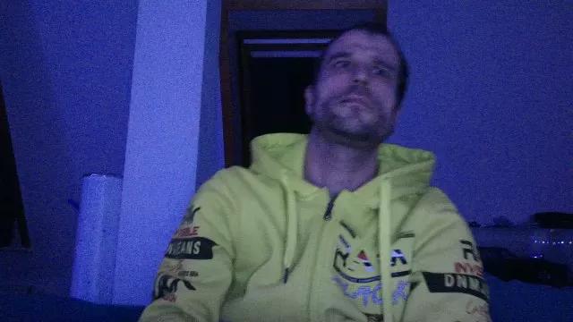 Casper_1988 on Cam4 