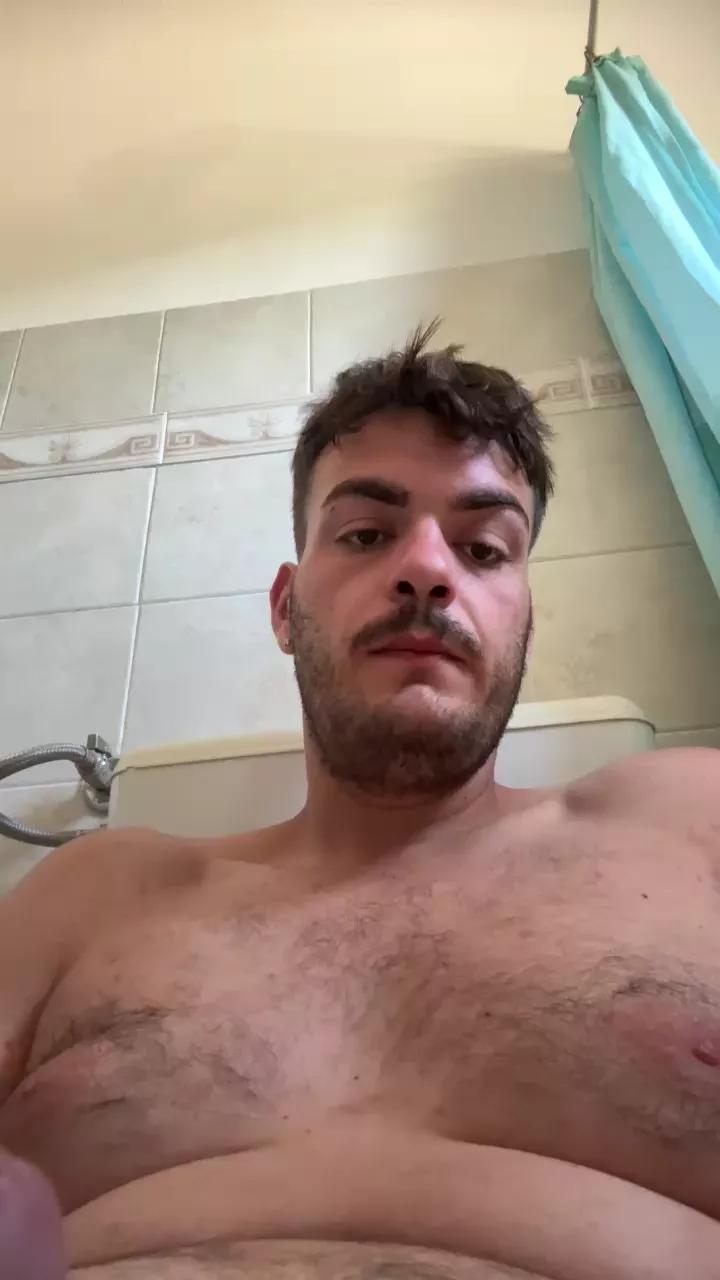 Cazzone22xx on Cam4 