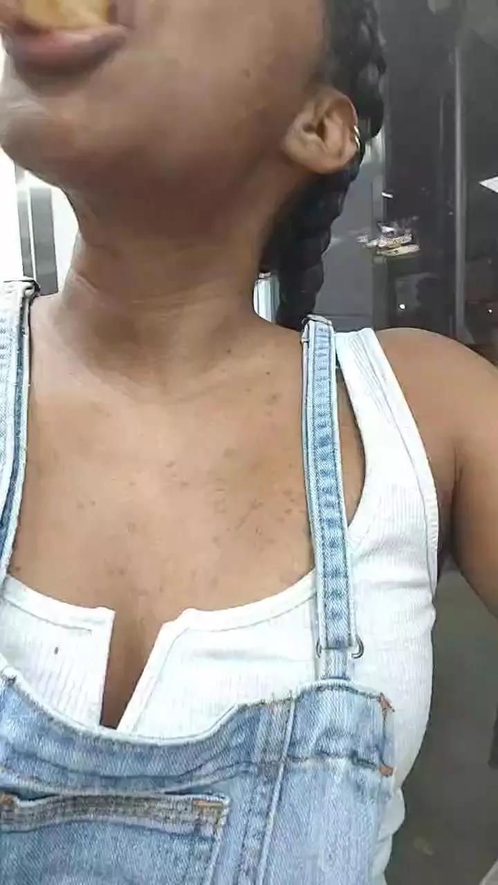 Channelcox18 on Cam4 