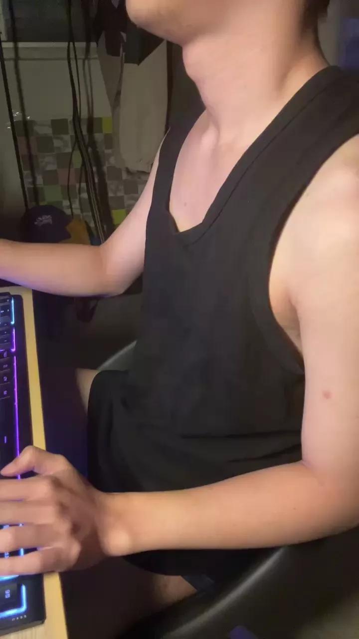 Charles_hotdog on Cam4 
