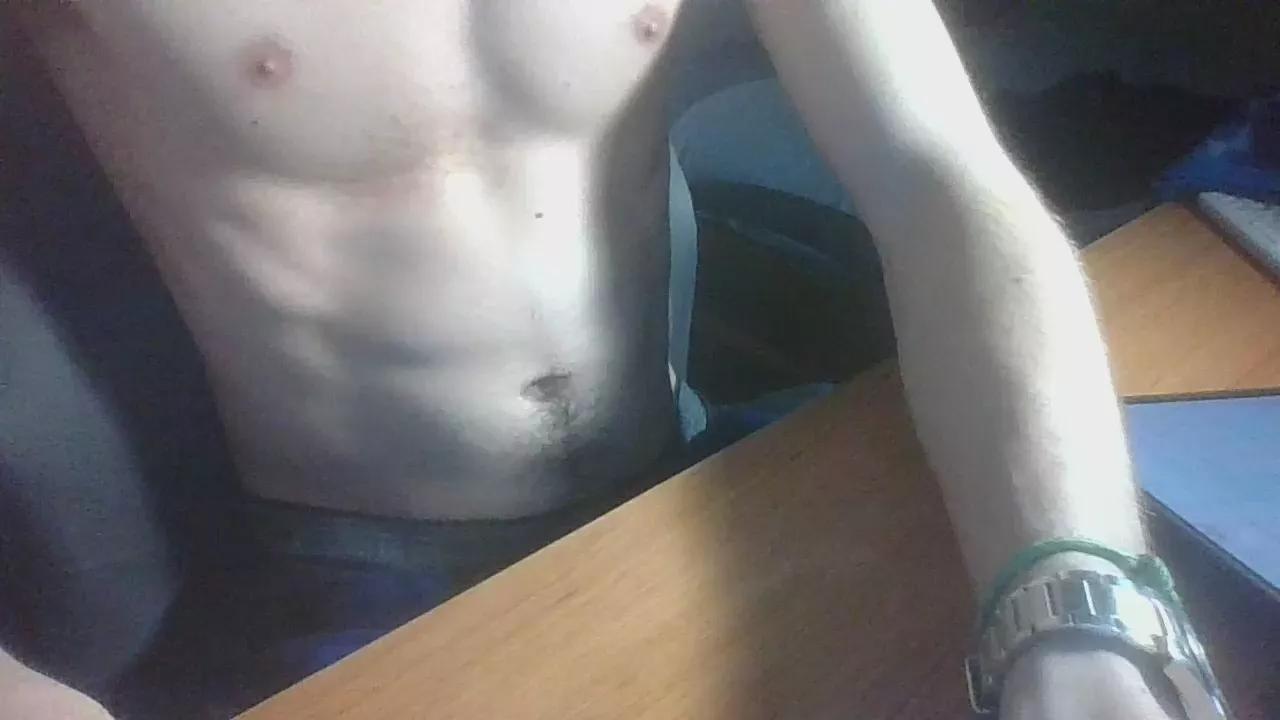 chavalgym21 on Cam4 