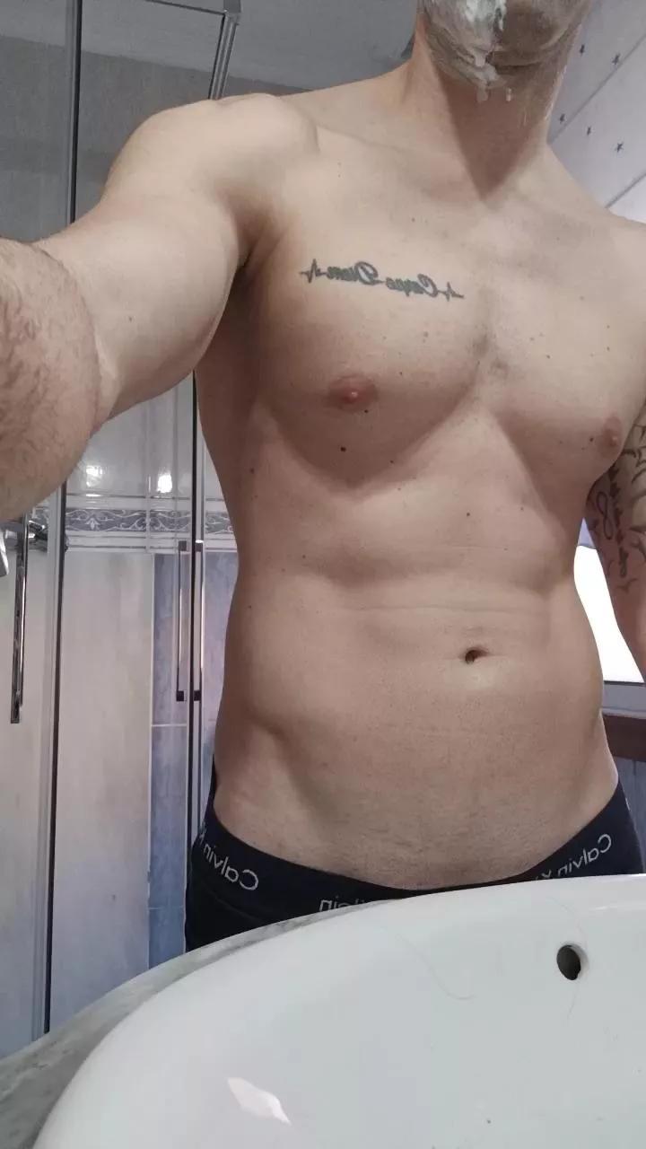 Chicogy992 on Cam4 