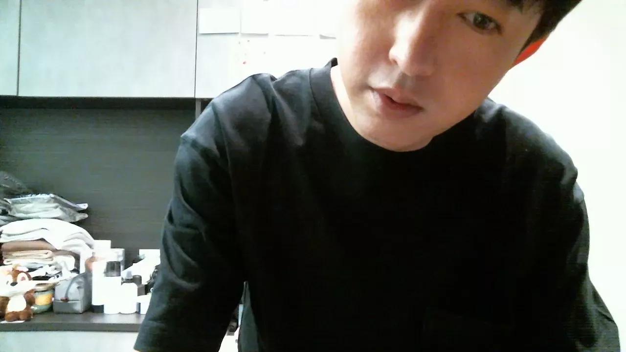 chriswu69820 on Cam4 