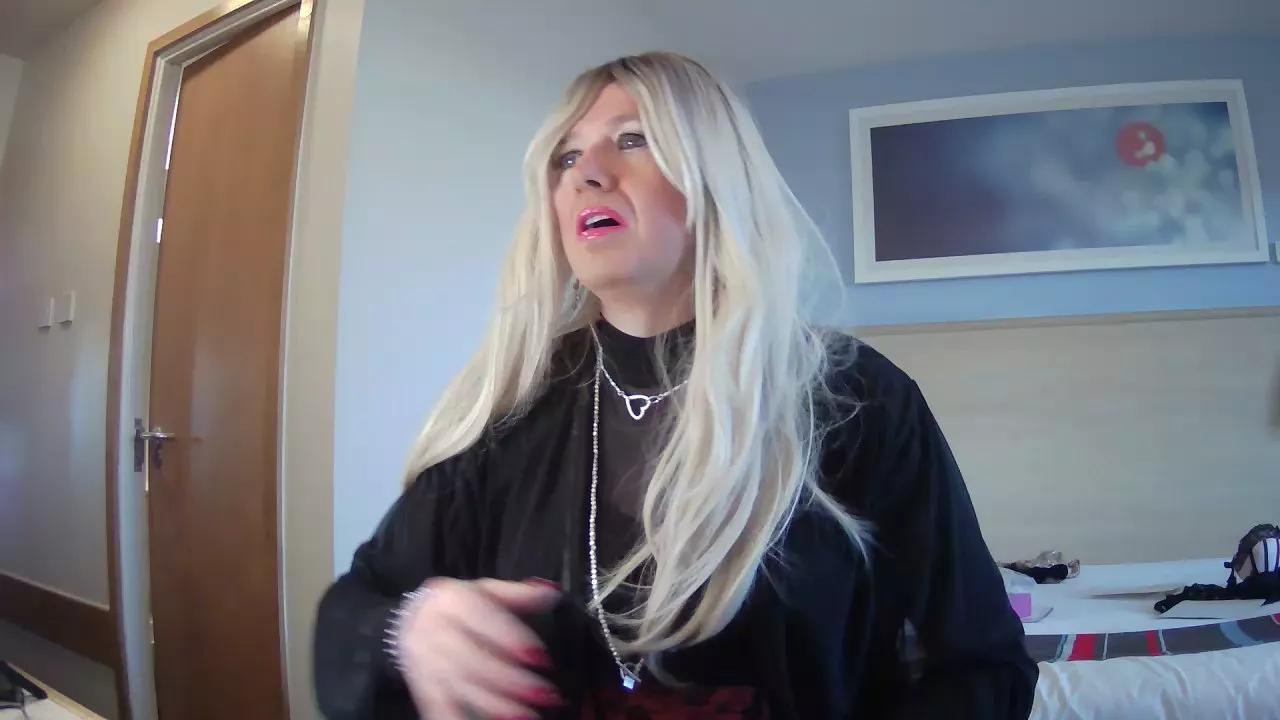 Clairetvblonde on Cam4 