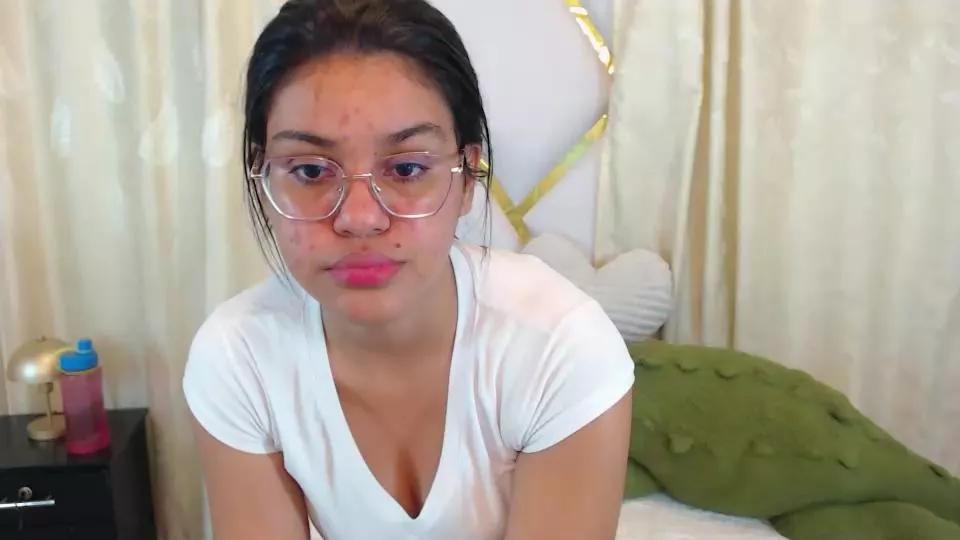 Clover_Lover on Cam4 
