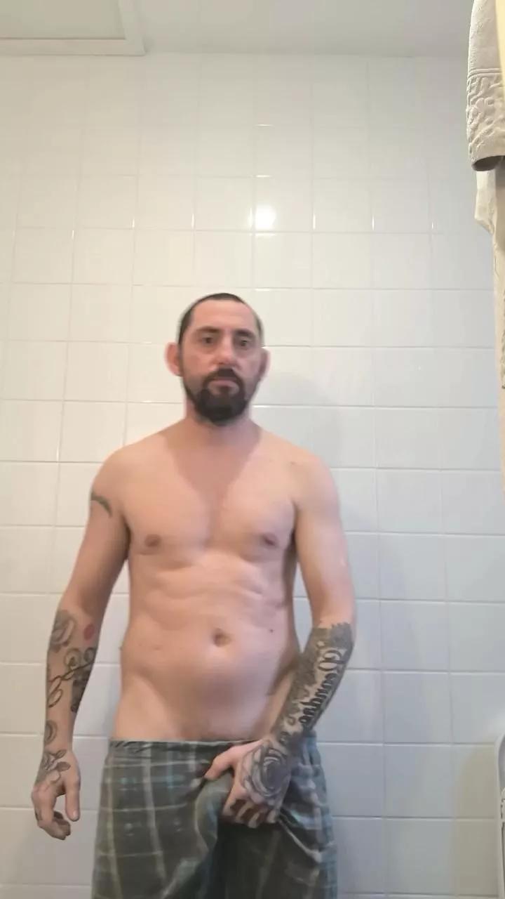 Couple84300 on Cam4 