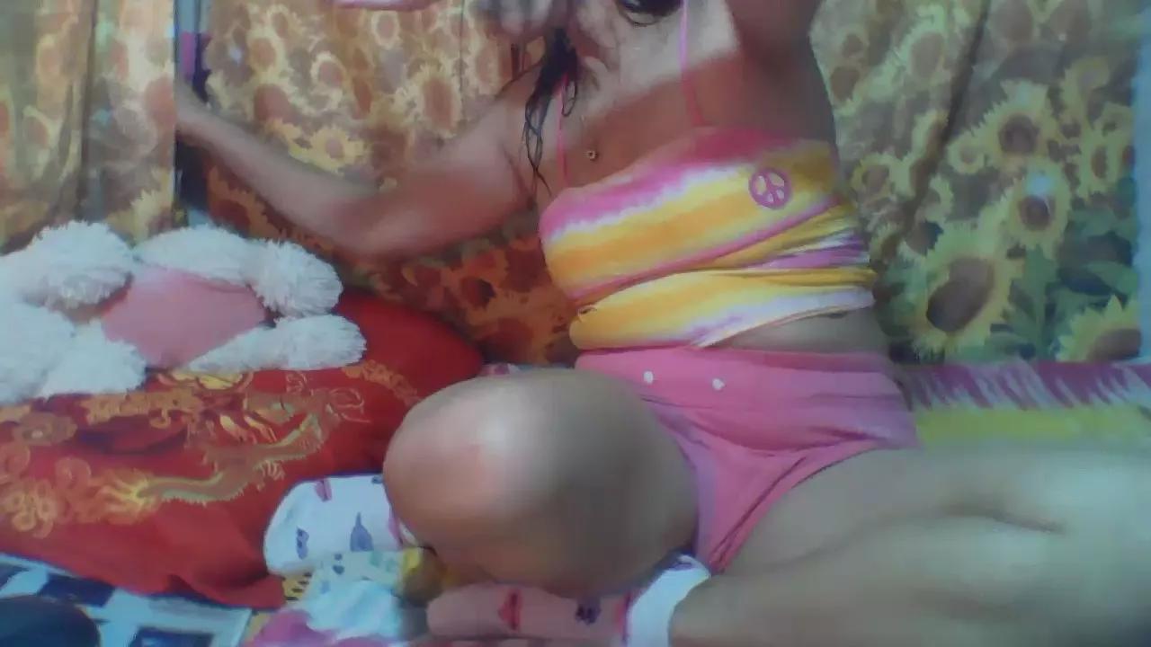 CreamyPussy69x on Cam4 