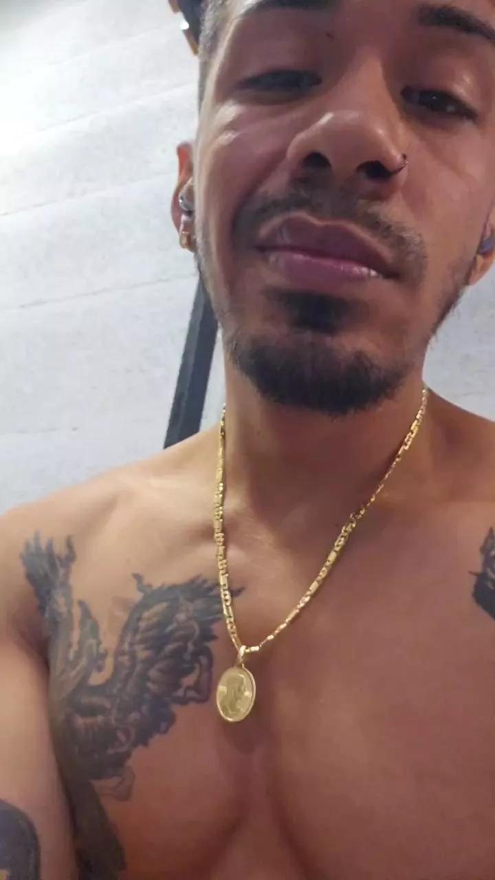 crisphoenix_xxx on Cam4 