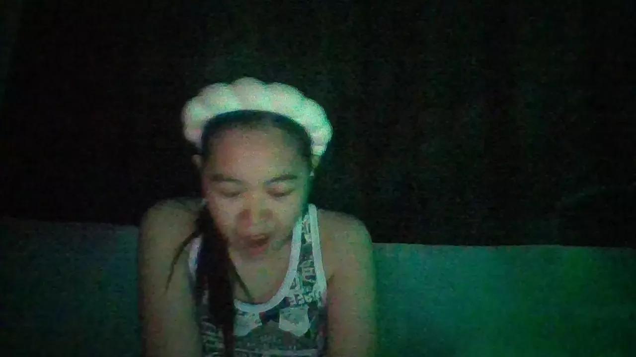 Cuteasian96 on Cam4 