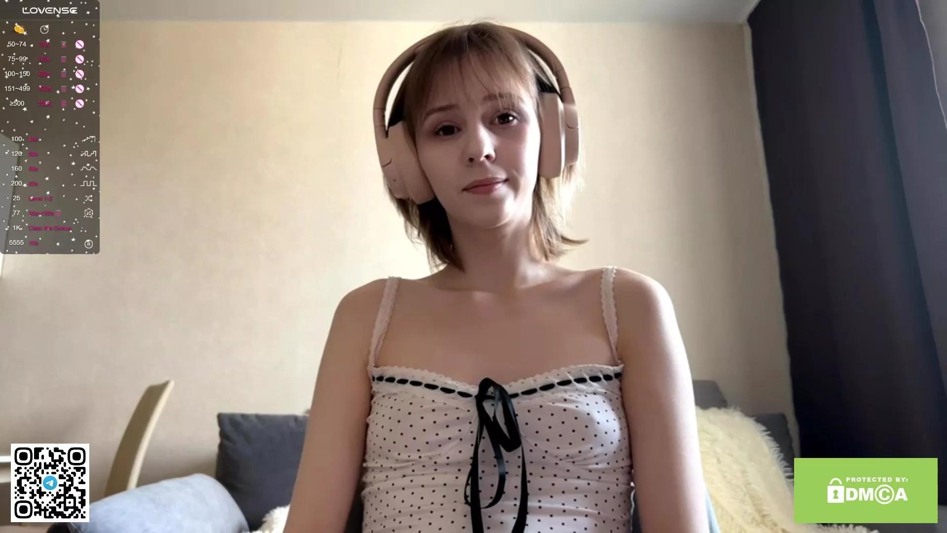 DarleneEdgin on Cam4 