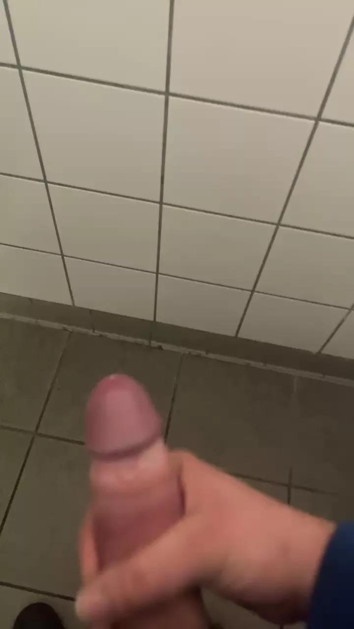 Dickersw02 on Cam4 