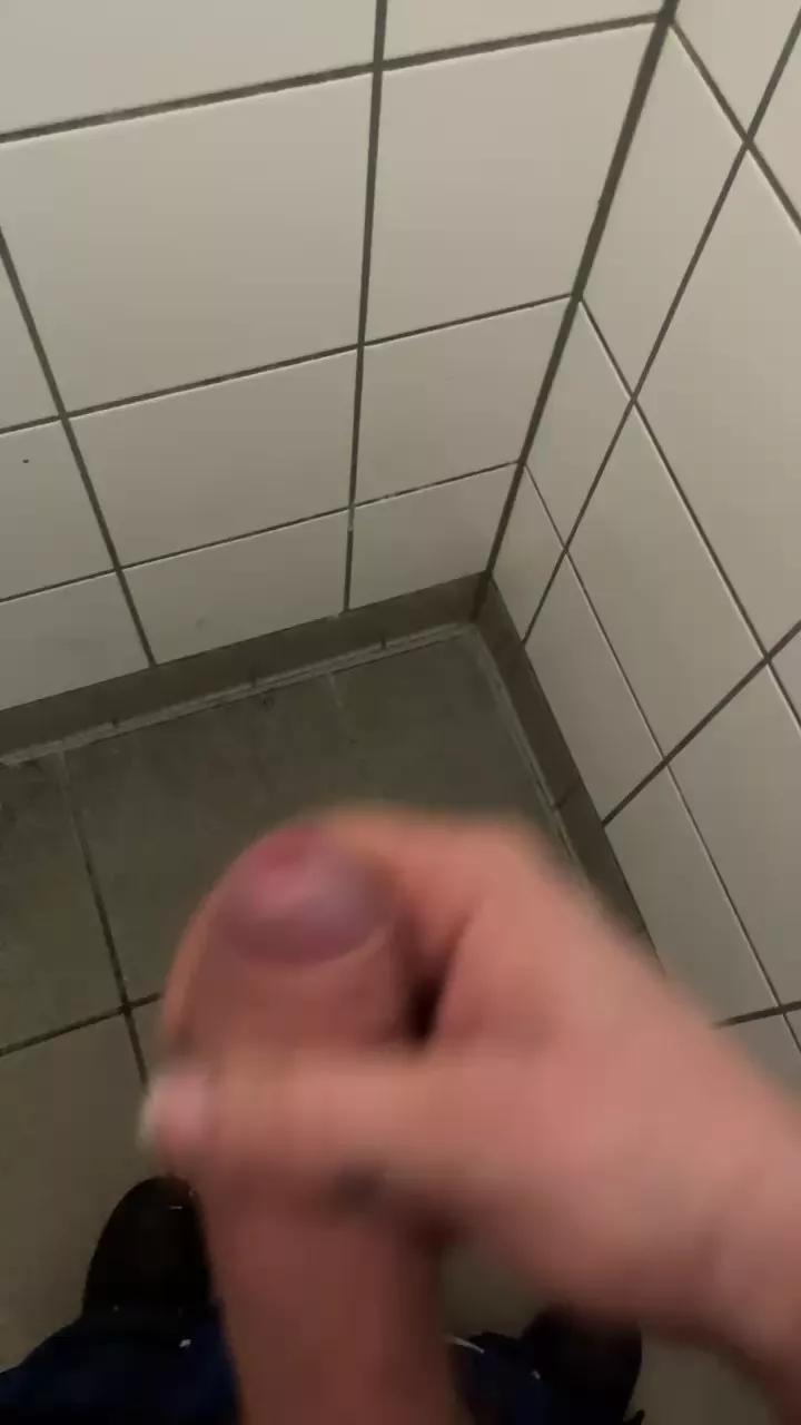 Dickersw02 on Cam4 