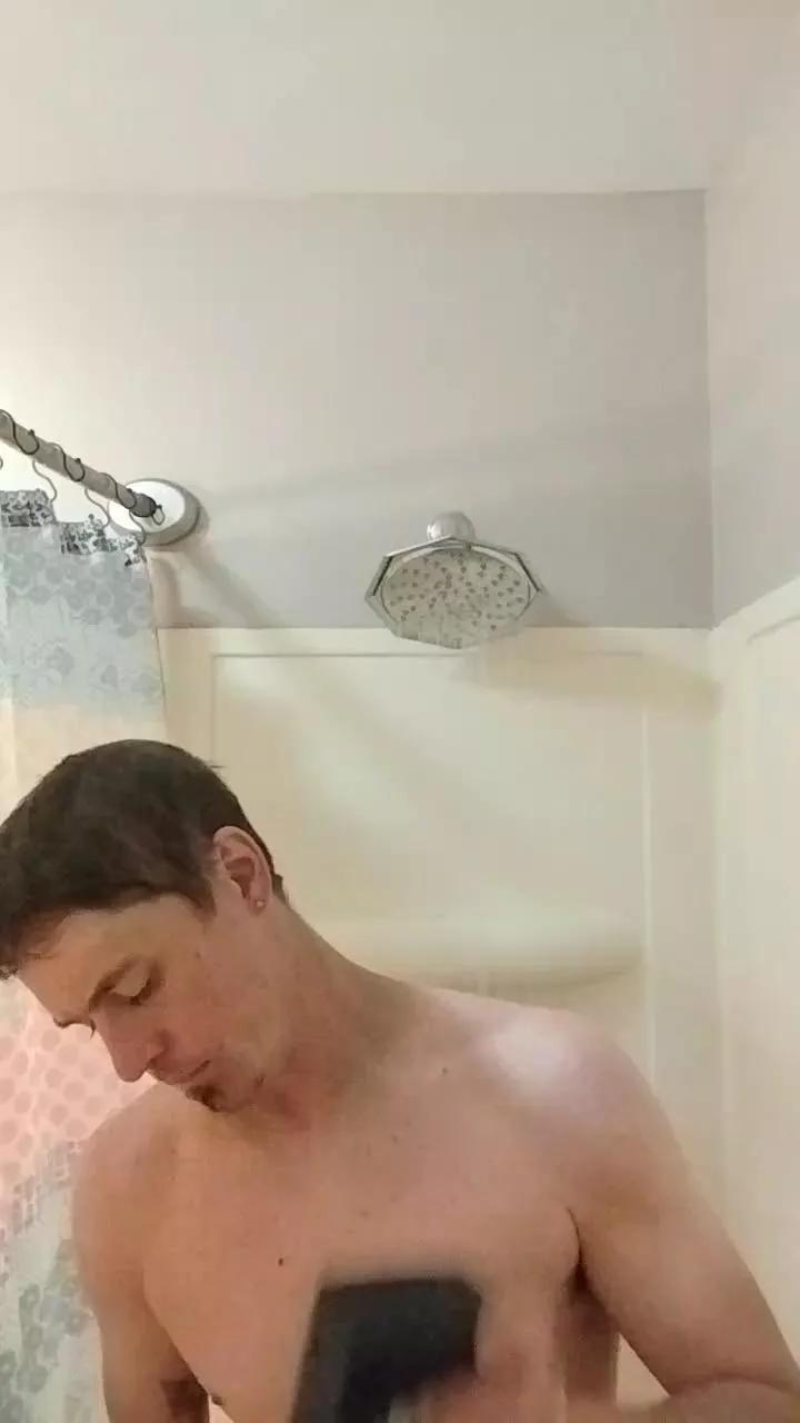 dickthump69 on Cam4 