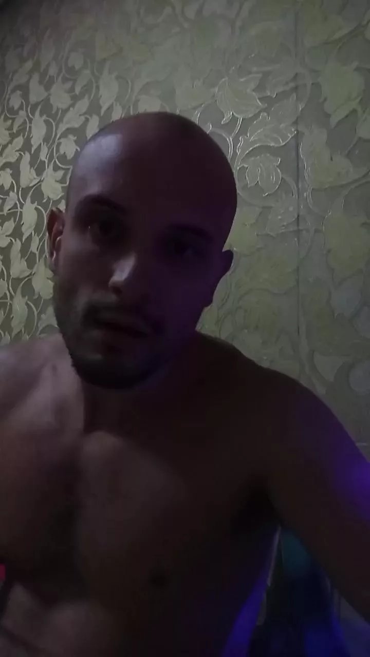 Offline diegocortezbr on Cam4
