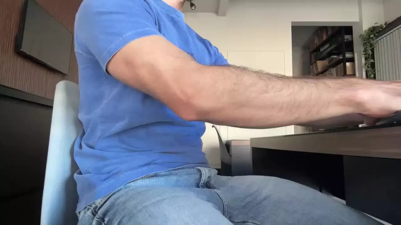 Offline dogwithmask on Cam4