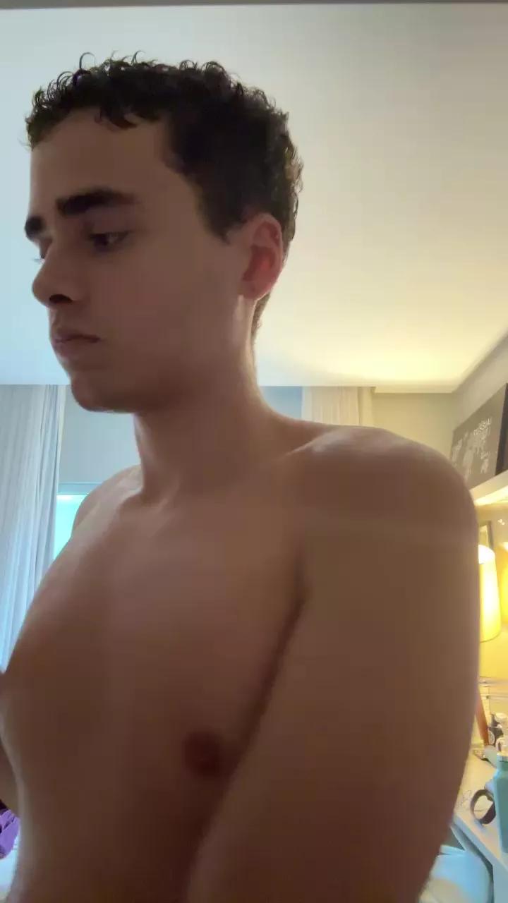 Dukevonheaven on Cam4 