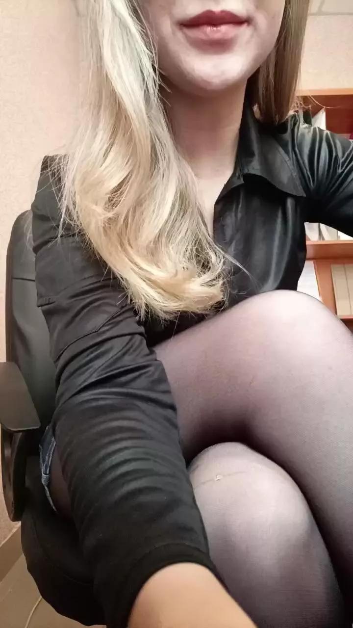 dzinblondi on Cam4 