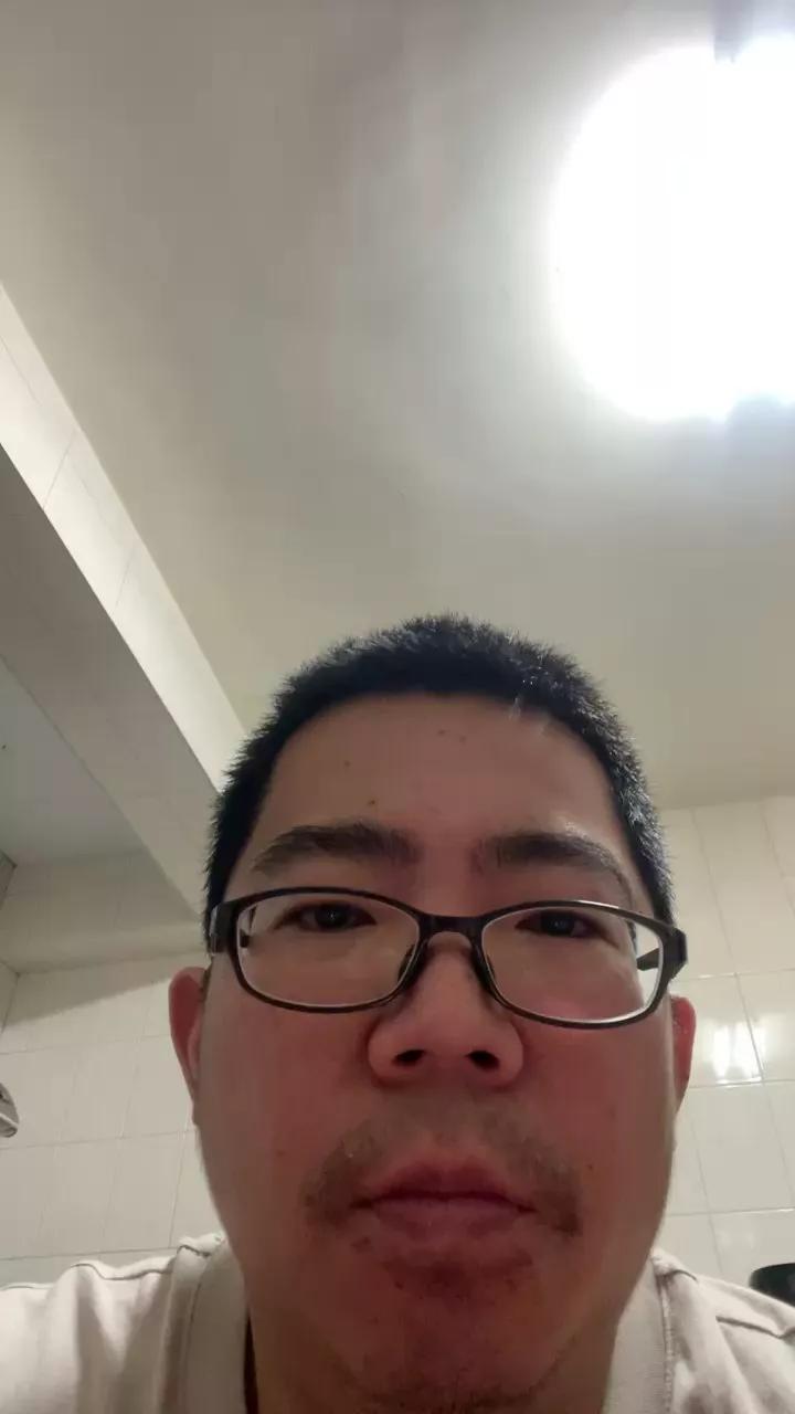 Edgemebear69 on Cam4 