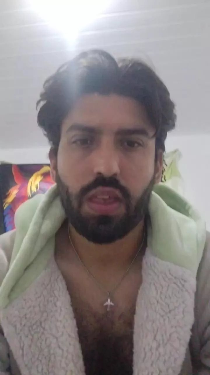 Offline eliashotfun on Cam4