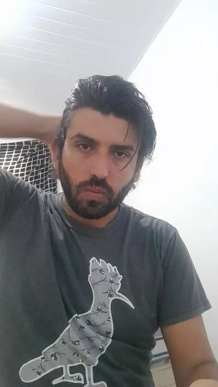 Offline eliashotfun on Cam4