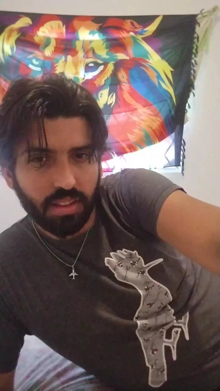 Offline eliashotfun on Cam4