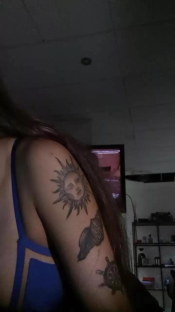 elleblue_sexy on Cam4 