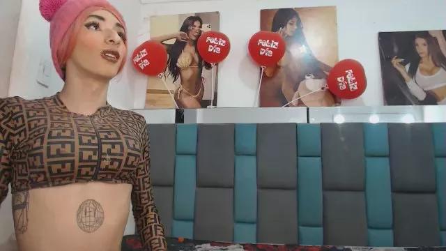 EMMILY_USUGA1 on Cam4 