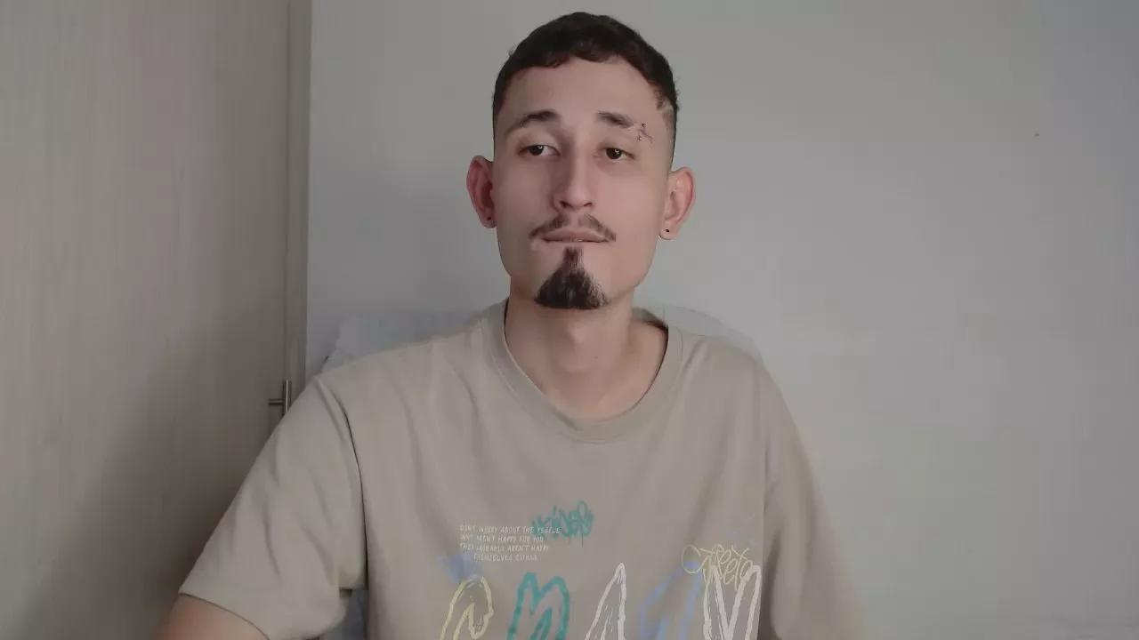 enzo_08_xxx on Cam4 