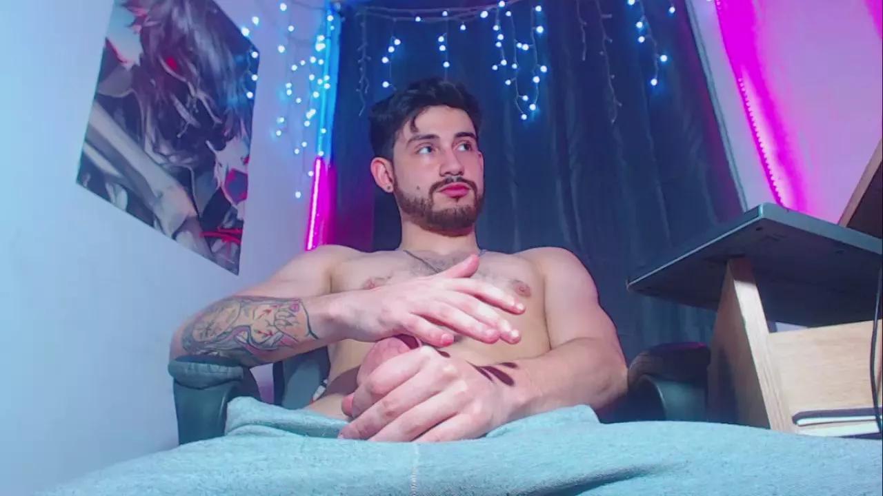 Enzo_latin on Cam4 
