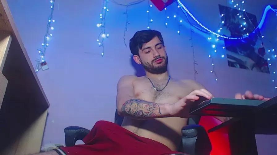 Enzo_latin on Cam4 
