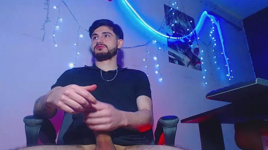 Enzo_latin on Cam4 