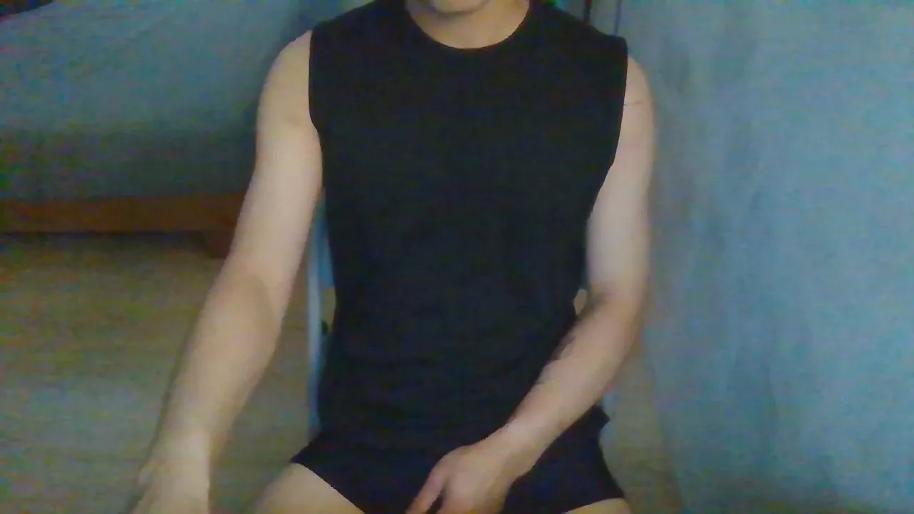 Offline Eric53788 on Cam4