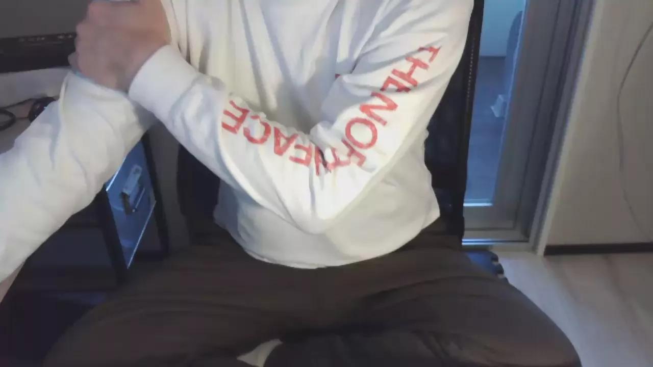 erotaro on Cam4 