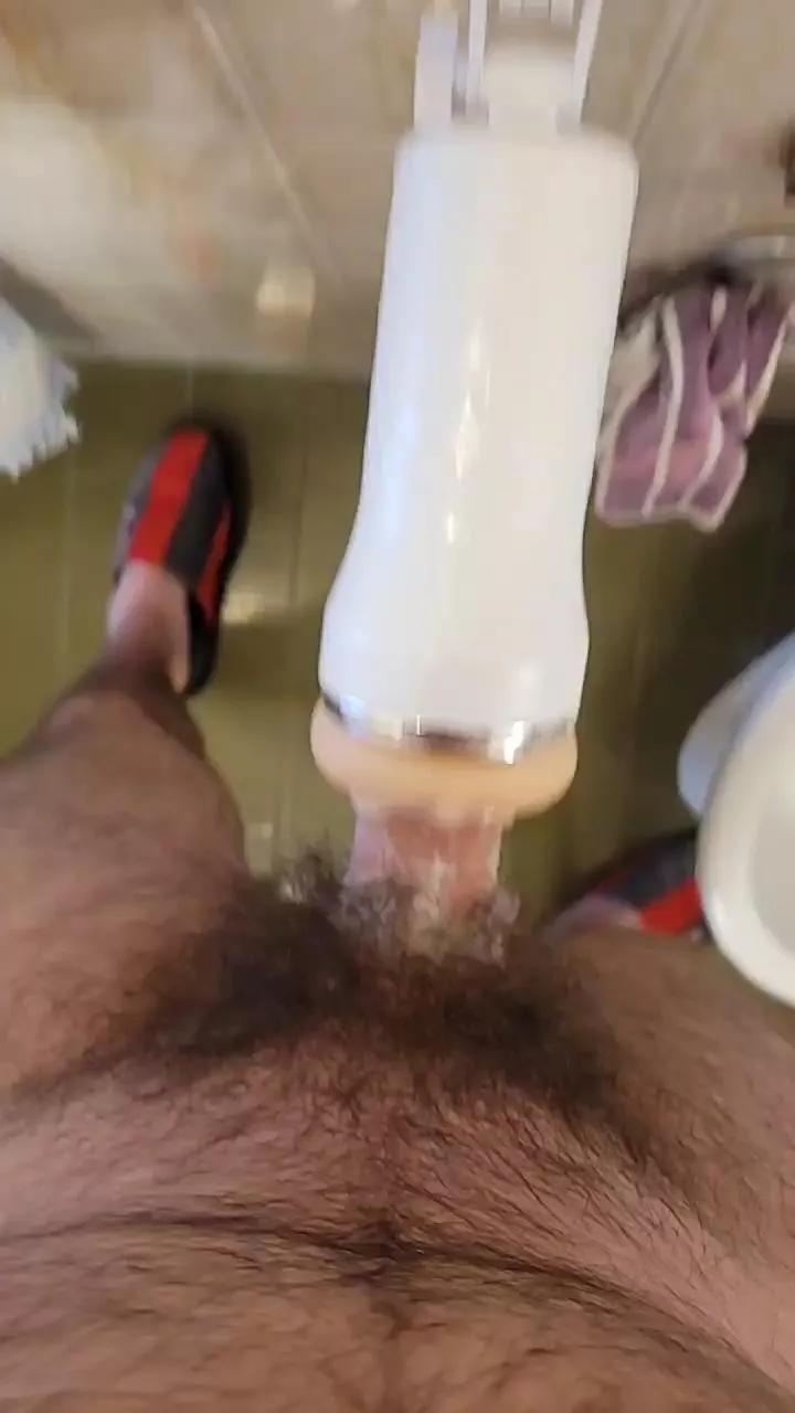 Ervin2900 on Cam4 