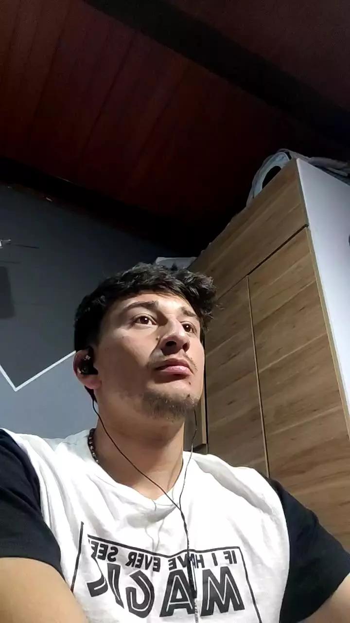 Esteban19PG on Cam4 
