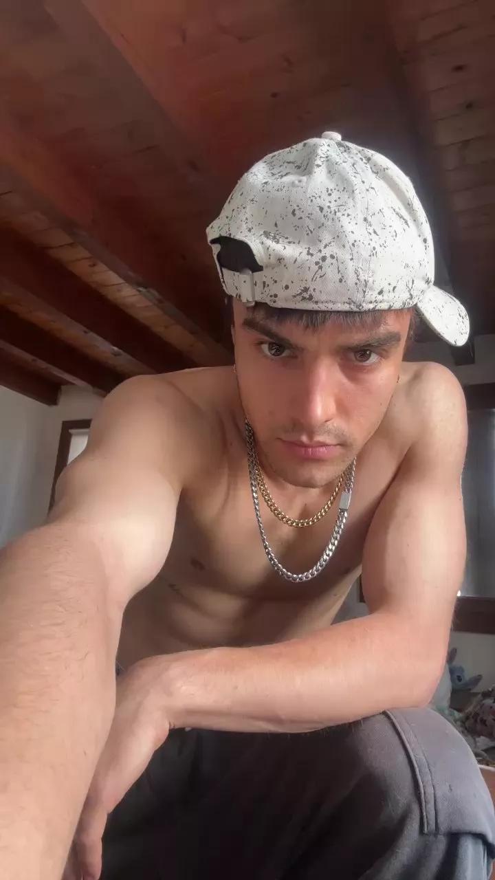 Followmystile on Cam4 