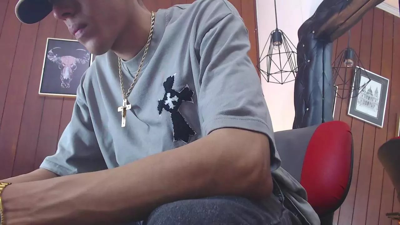 Offline GaboReyes on Cam4