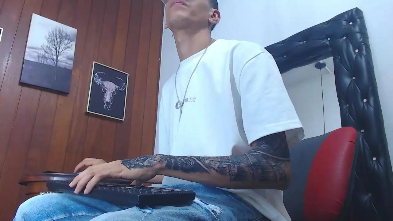 Offline GaboReyes on Cam4