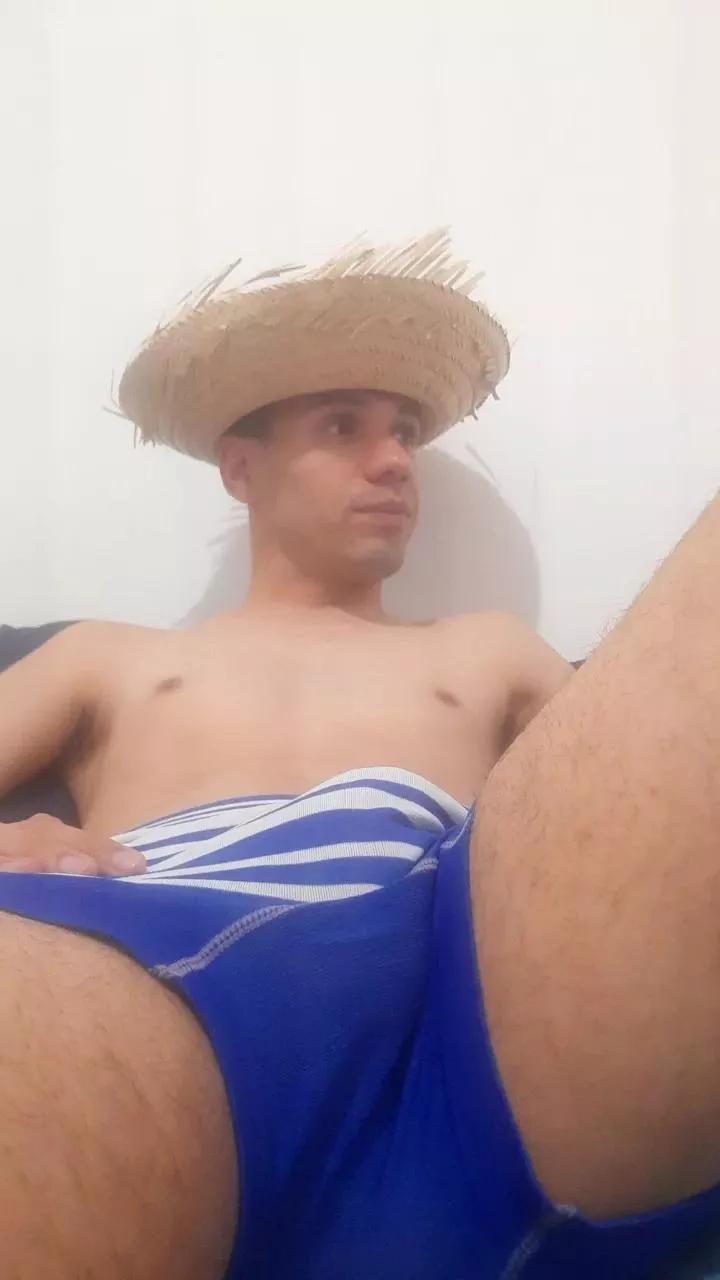 Gabriel_vale98 on Cam4 