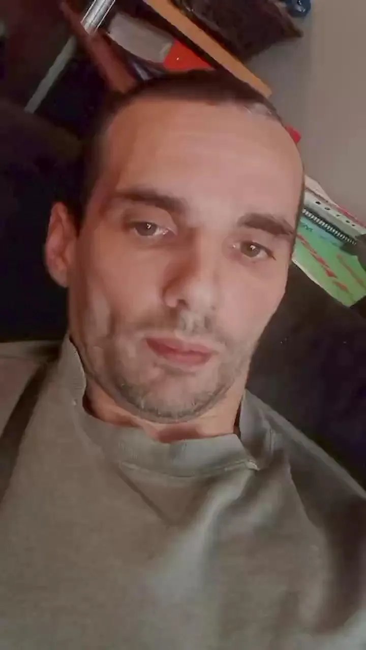 Offline gadget00 on Cam4