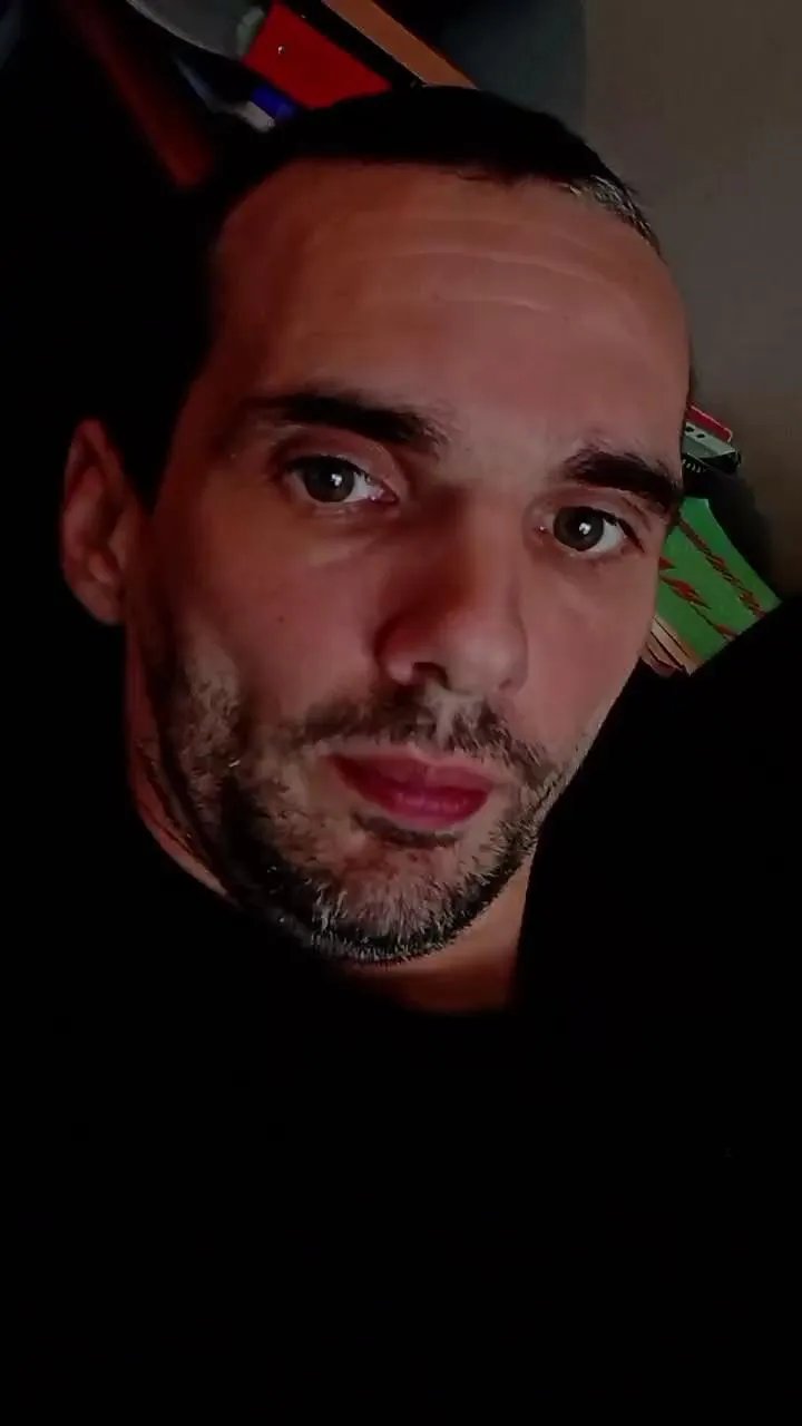 Offline gadget00 on Cam4