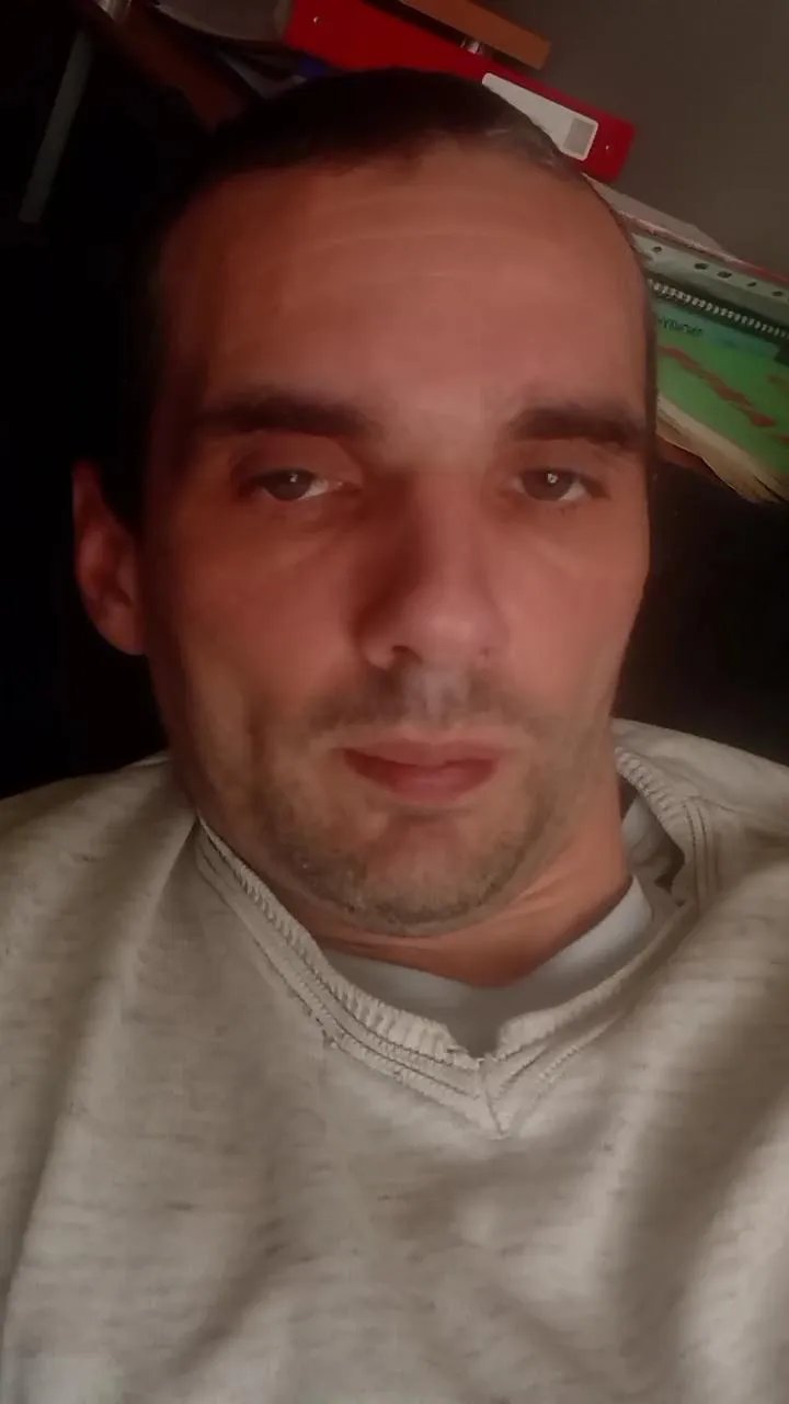 Offline gadget00 on Cam4