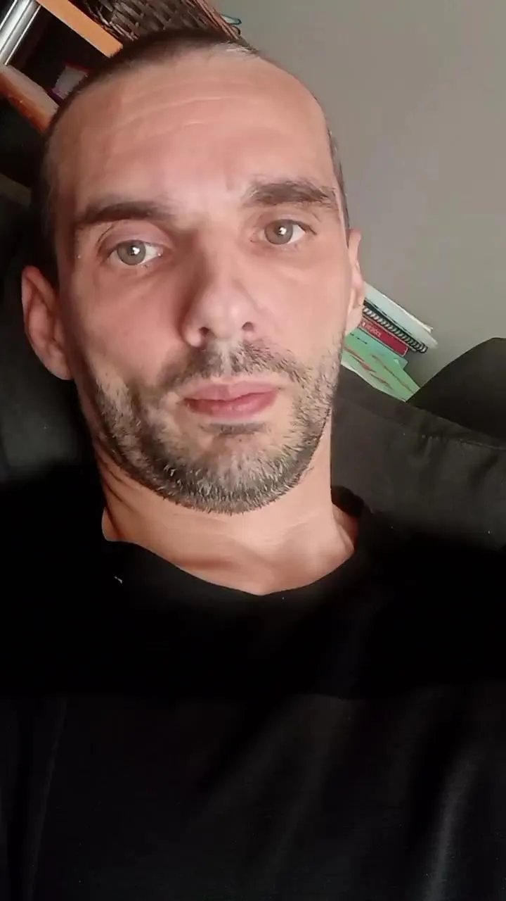 Offline gadget00 on Cam4