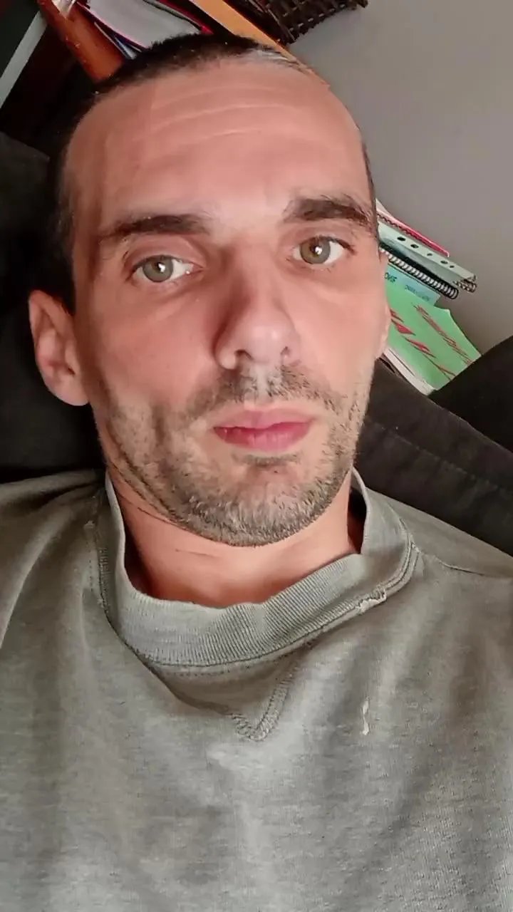 Offline gadget00 on Cam4