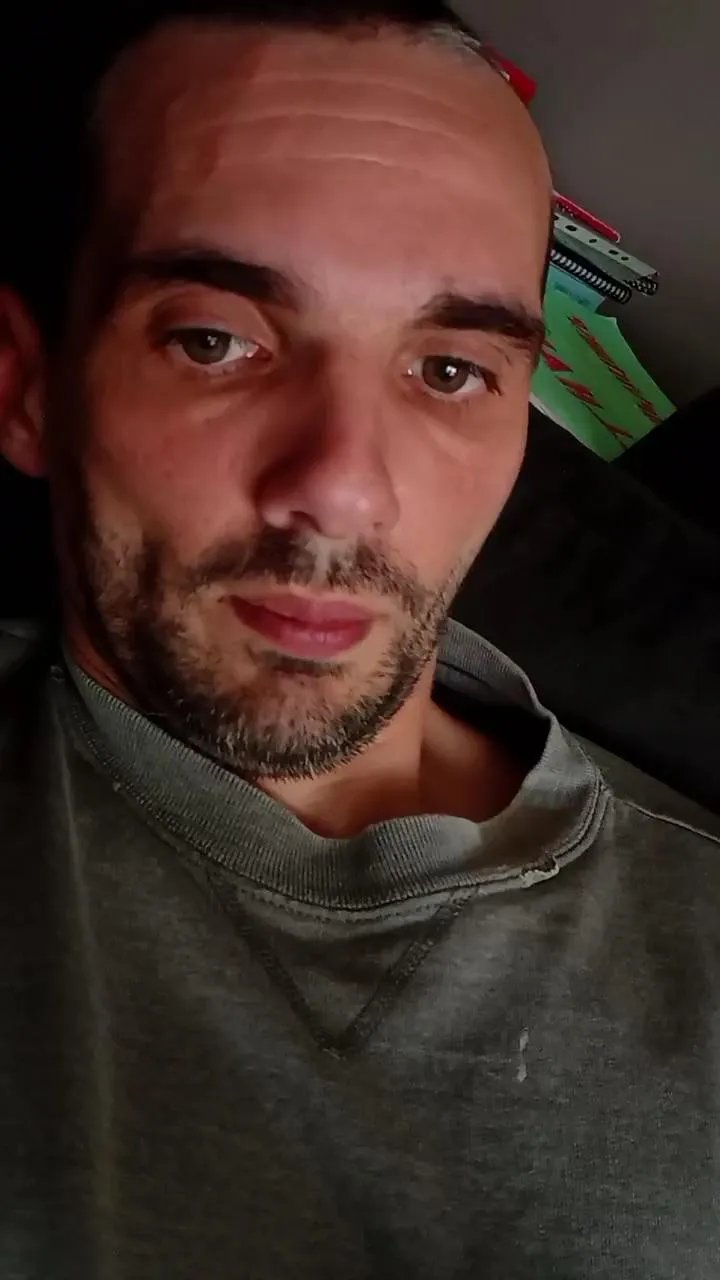 Offline gadget00 on Cam4