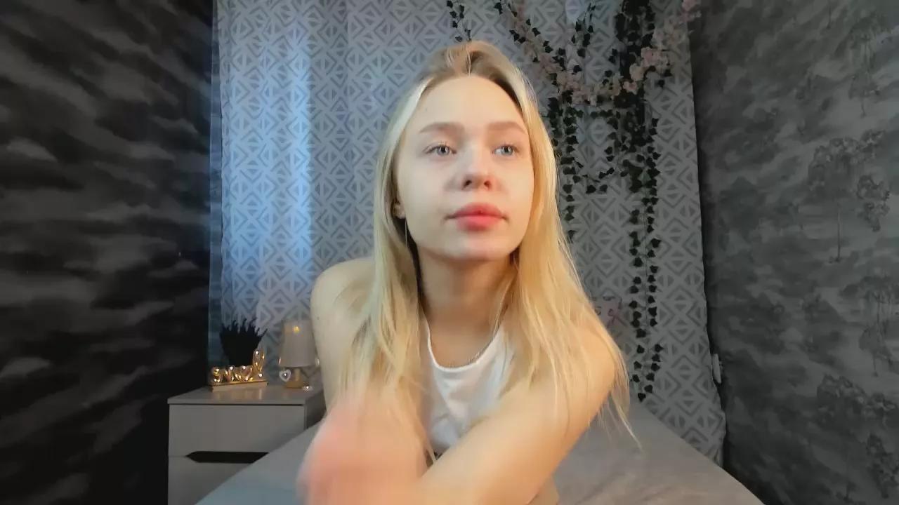 GaynaBanford on Cam4 
