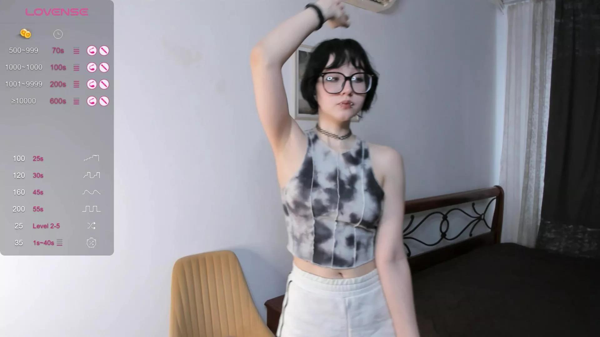 GaynaHanks on Cam4 