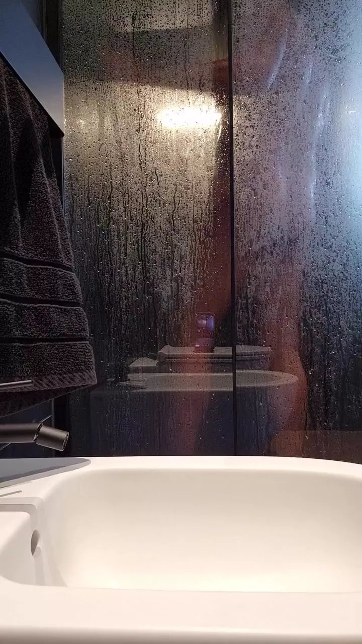 Offline Grey99999 on Cam4