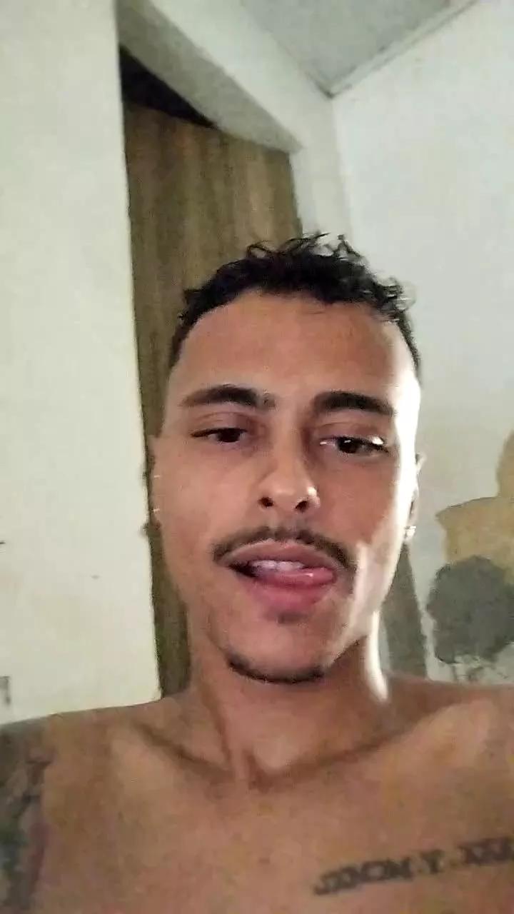 Gusttavobezerra on Cam4 