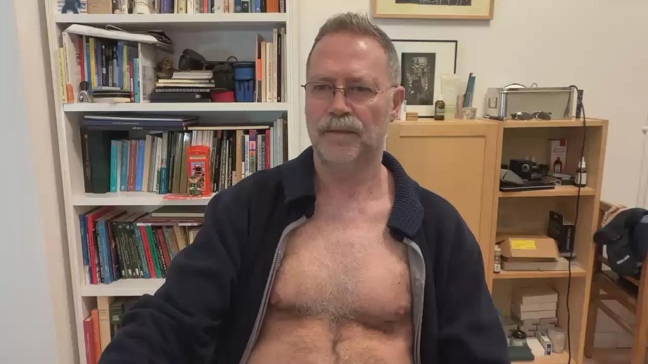 hairystd on Cam4 